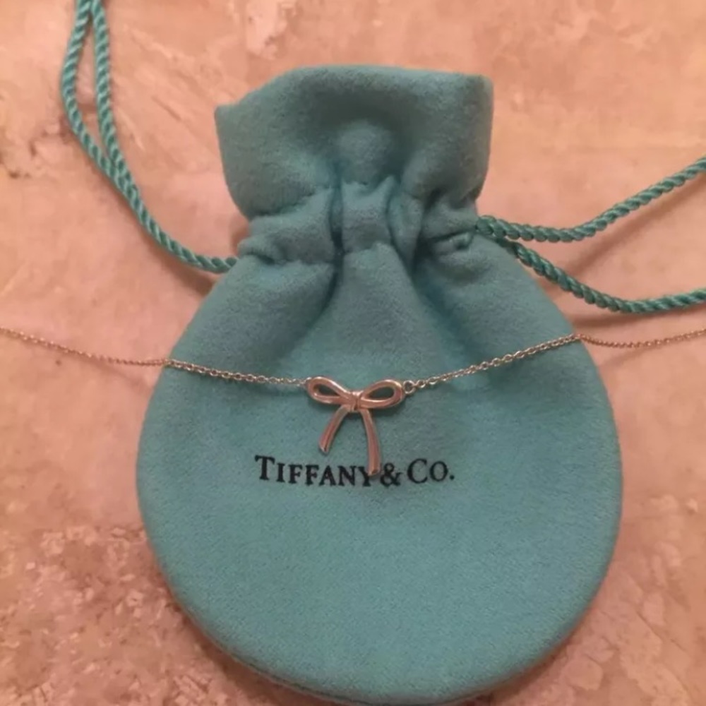 COPY - 🌺🌸Tiffany & co. Bow necklace🌺🌸